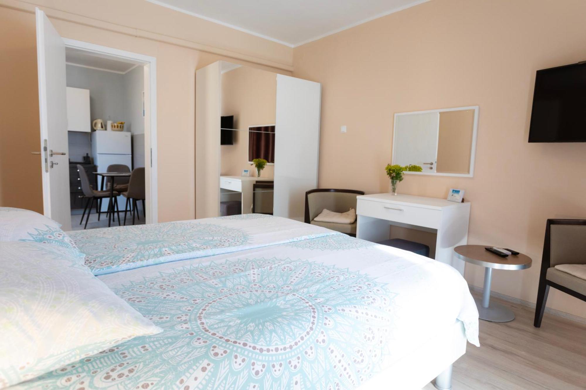 Apartments Galeb Рабац Екстериор снимка