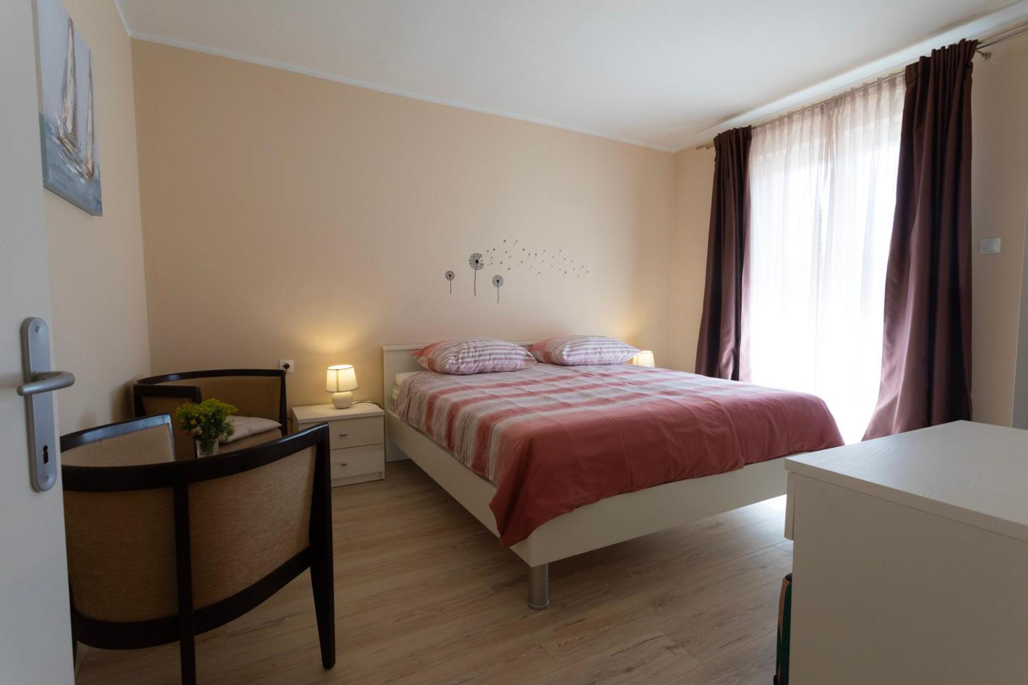 Apartments Galeb Рабац Екстериор снимка