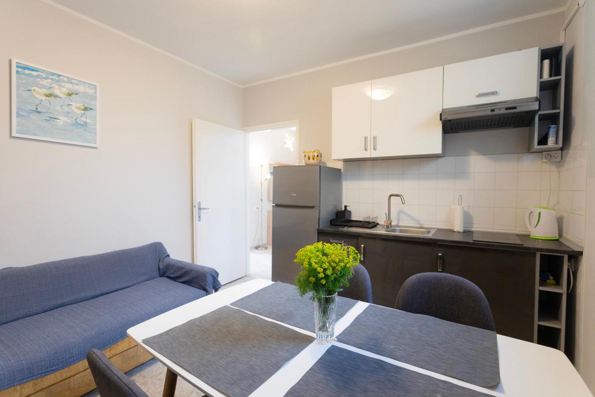 Apartments Galeb Рабац Екстериор снимка