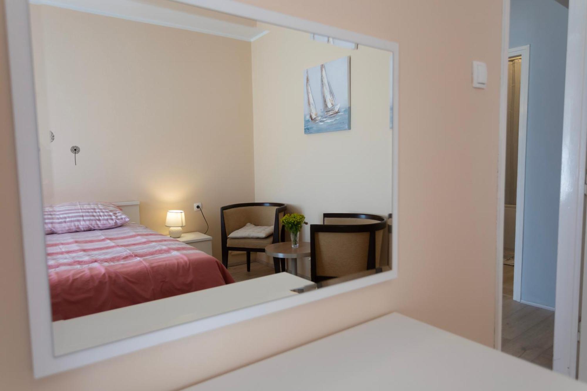 Apartments Galeb Рабац Екстериор снимка