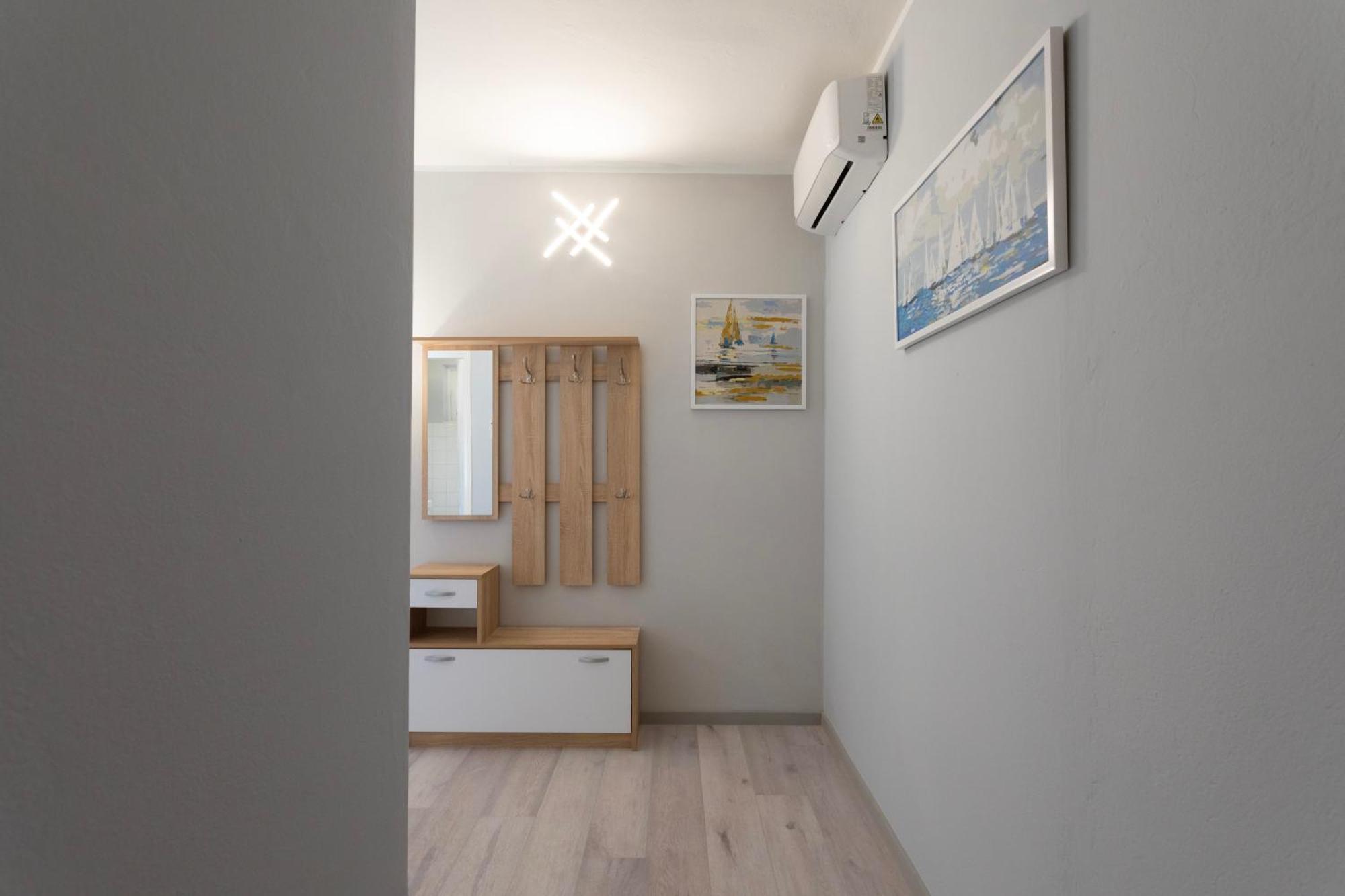 Apartments Galeb Рабац Екстериор снимка