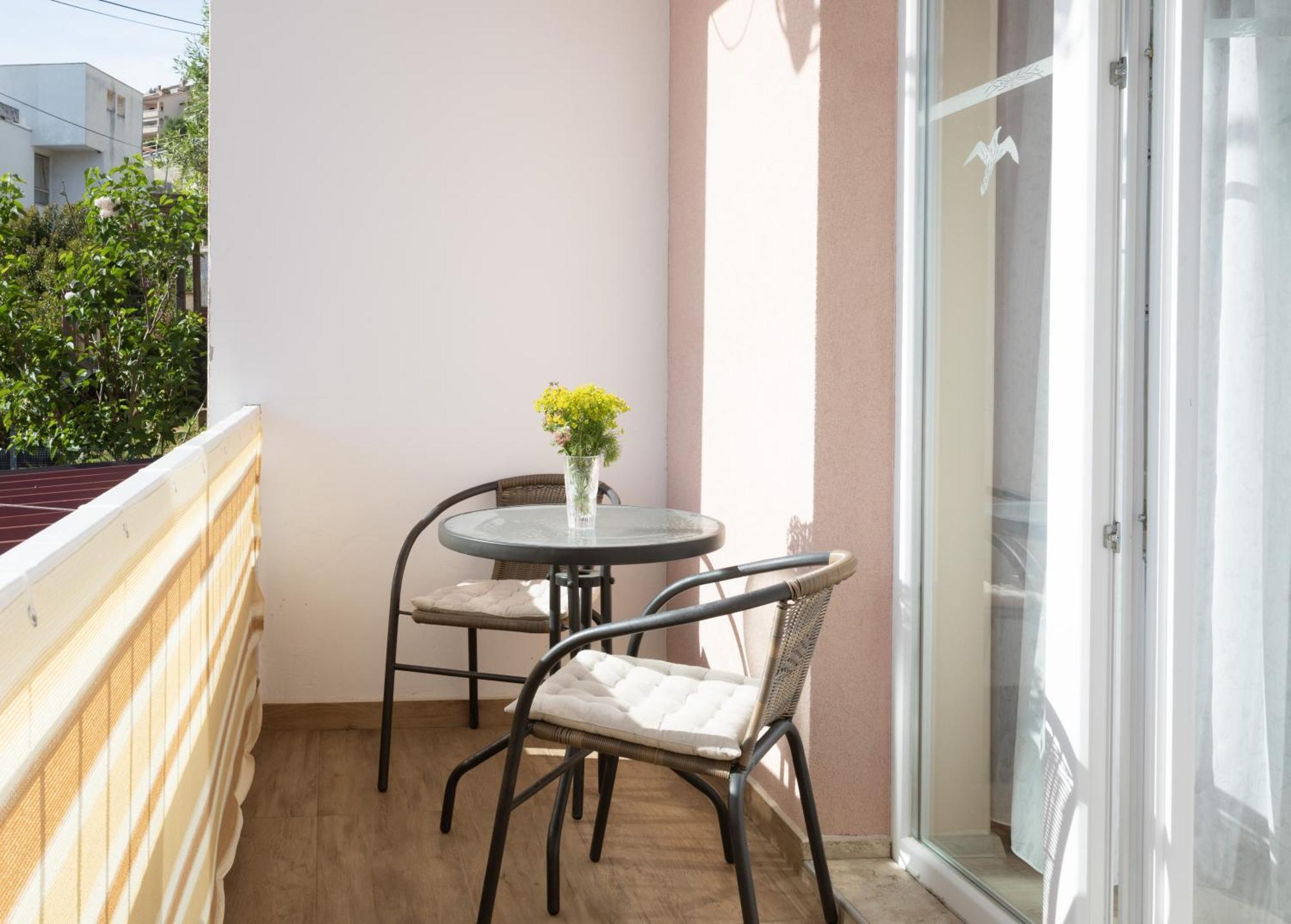 Apartments Galeb Рабац Екстериор снимка